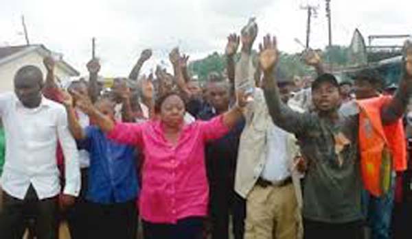 Bakassi: IDPs protest abduction of 4 community leaders by Cameroonian Gendarmes