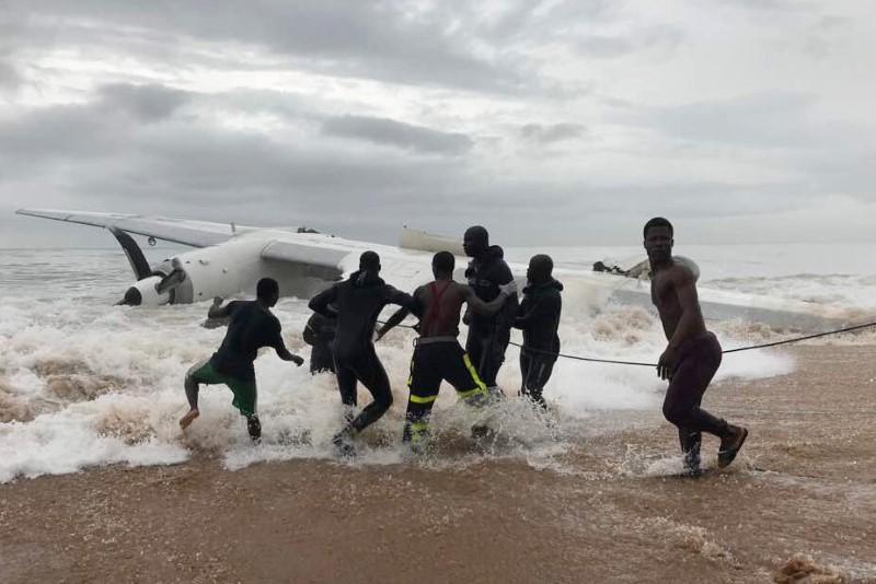 Plane crash in Cote d Ivoire kills 4