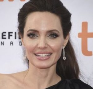 Angelina Jolie-inspired ' Corpse Bride ' says she faked Instagram photos: 'This is Photoshop and makeup'