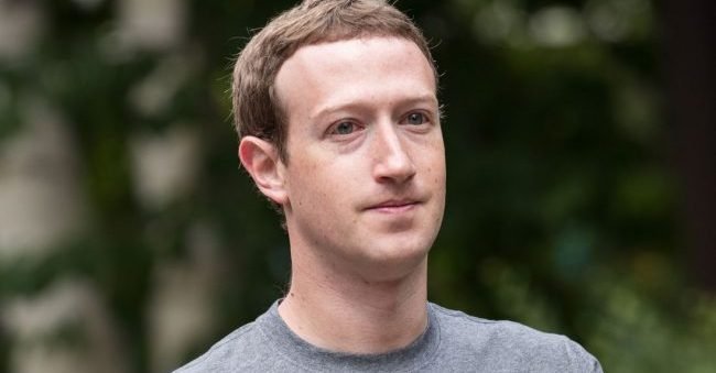 Facebook shares dip as U.S. regulator announces privacy probe