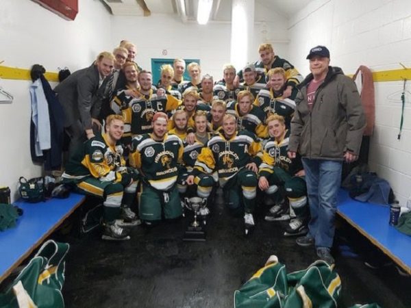 14 hockey players die in road crash
