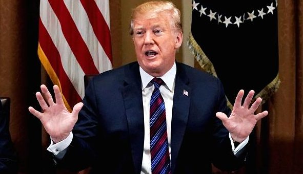 Trump weighs military options in Syria
