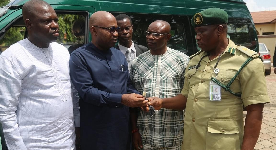 Okowa donates buses to prisons
