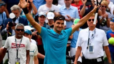 Federer wins in Stuttgart, 98th career title