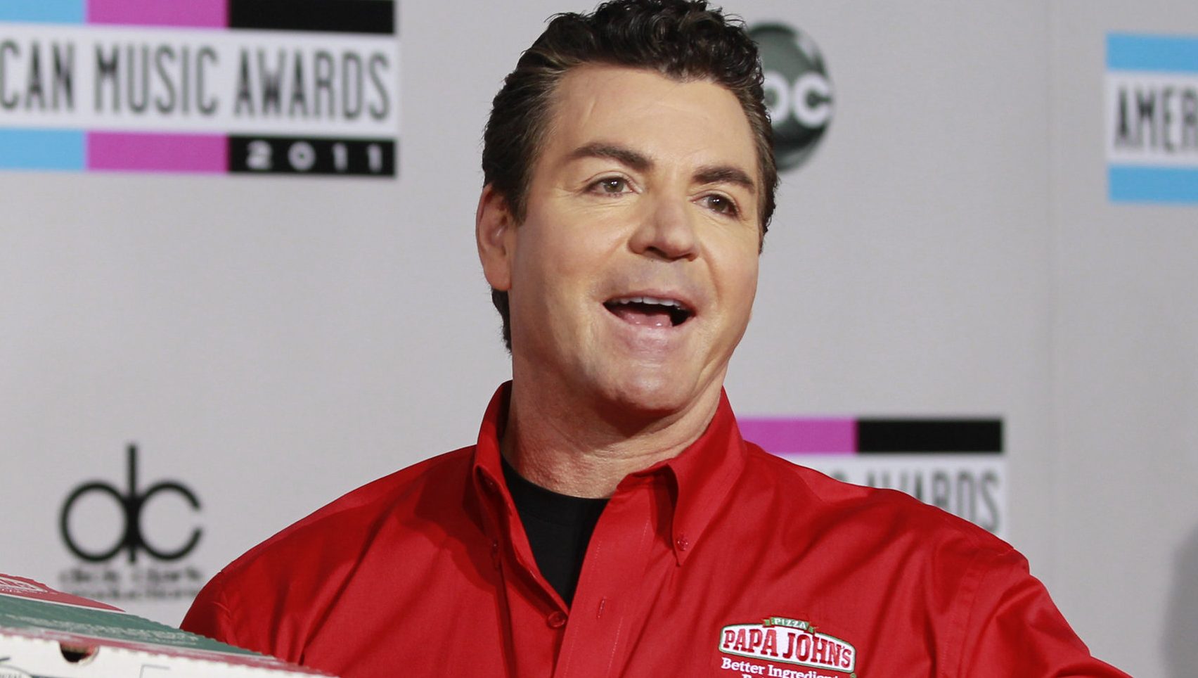 Papa John's founder sues pizza chain