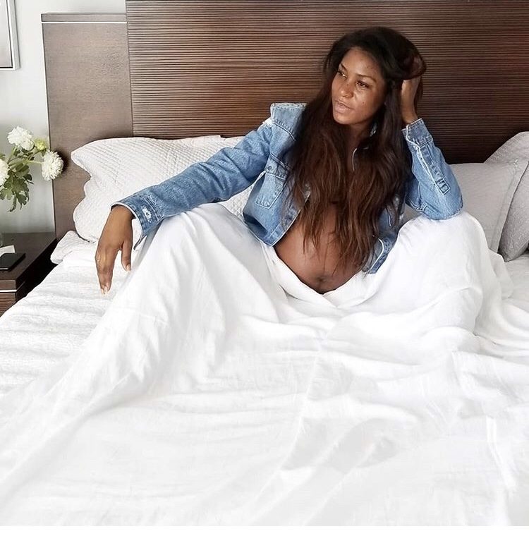 Linda Ikeji naked again, shows off baby bump