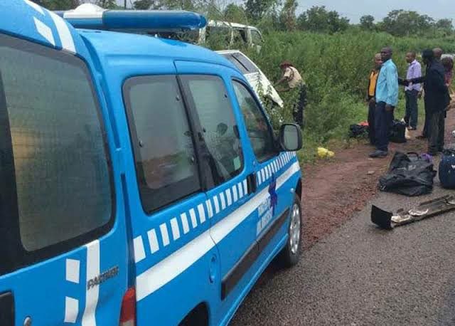 Breaking: 4 INEC workers, NYSC member, 3yr-old die in accident in Kogi