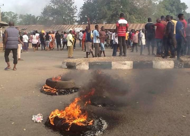Suspension of LG Chairmen: Protesting Youths Halt Businesses, Leave Commuters Stranded
