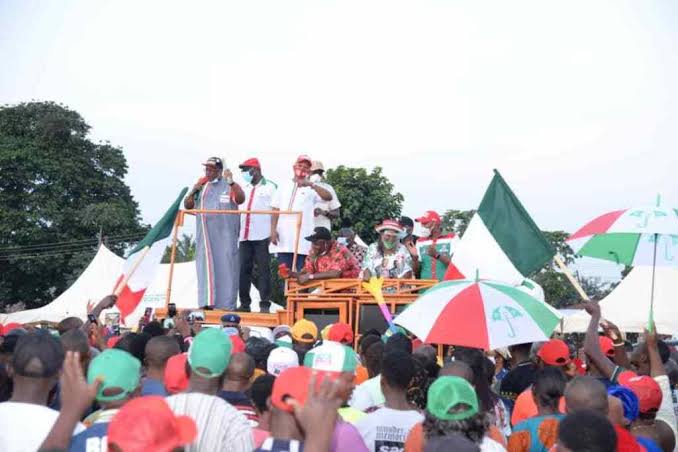 Edo 2020: 5,000 APC Members Dump Party, Declare Support For Obaseki