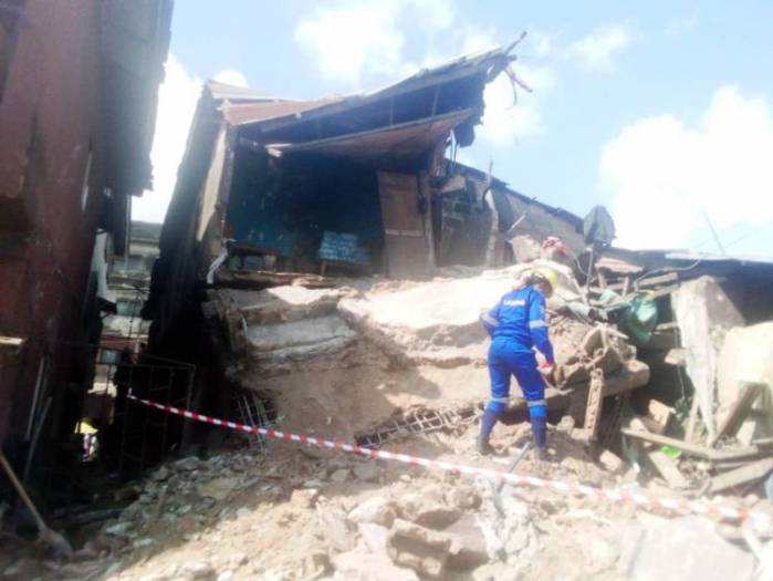 77 Escape Death As Building Collapses In Lagos