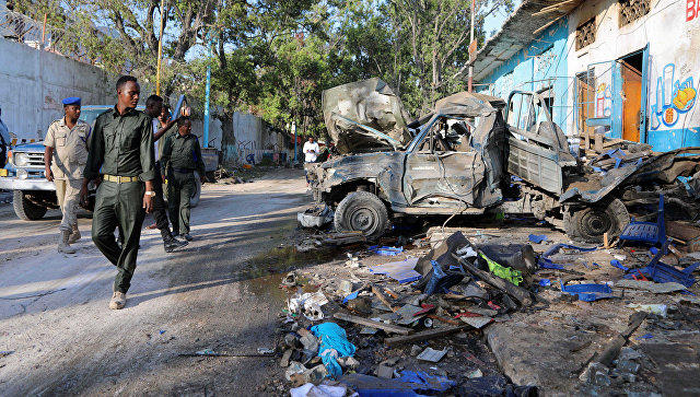 Suicide Bomber Kills 3 Near Presidential Palace