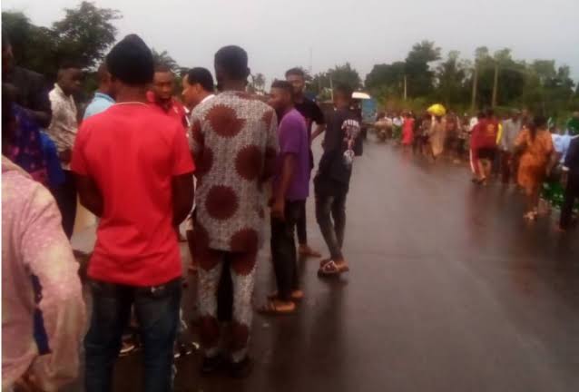 Divers Rescue 5 As Bus Plunges Into River In Ebonyi