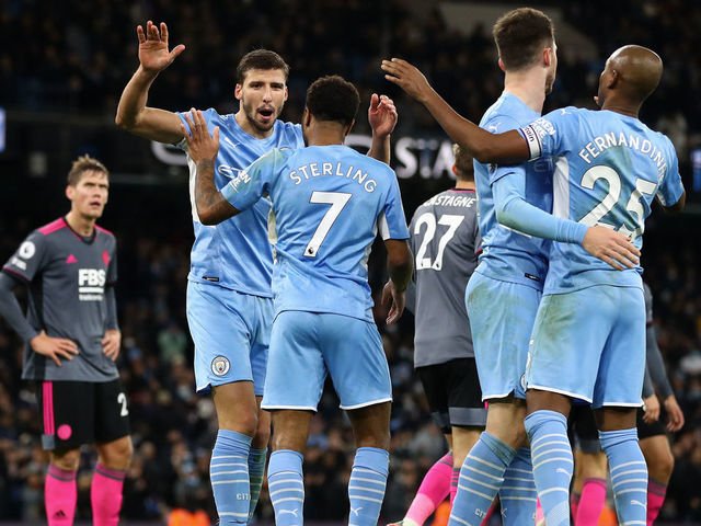 Manchester City hold off Leicester City comeback in 9-goal thriller