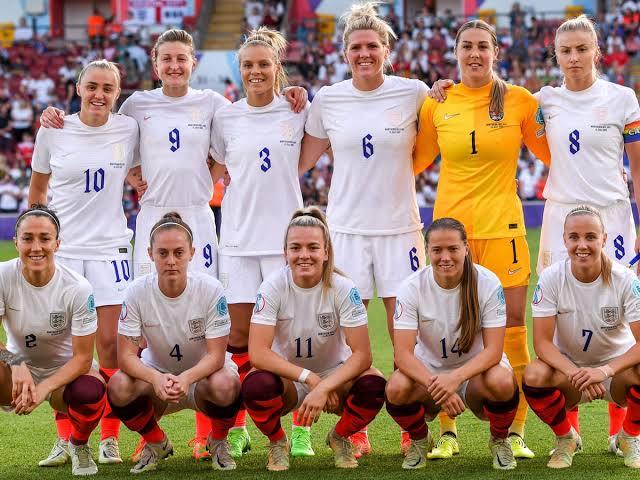 England Reach World Cup Final Despite Kerr Stunner