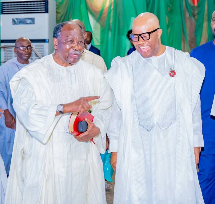 Akpabio Preaches Message Of Hope At Christmas Carol