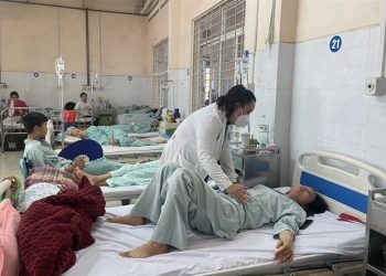 487 People Hospitalised Over Suspected Food Poisoning