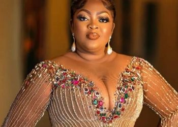 Actress Eniola Badmus Breaks Down, Seeks Prayers For Motherhood
