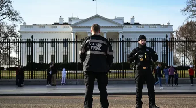 US Secret Service Shoots Armed Man Near White House