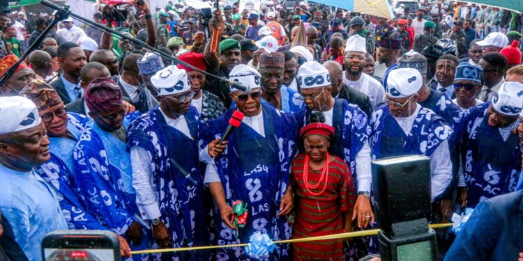 Akpabio Commissions Lagos Projects, Tasks States On ‘Modern Nigeria’