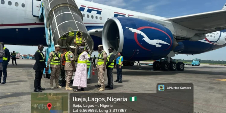 FG Receives 270 Nigerian Returnees From South Africa